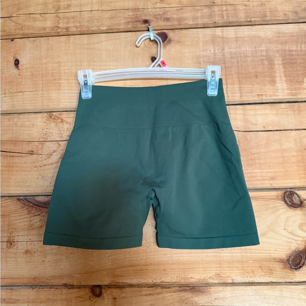 AUROLA Dream Workout Scrunch Shorts